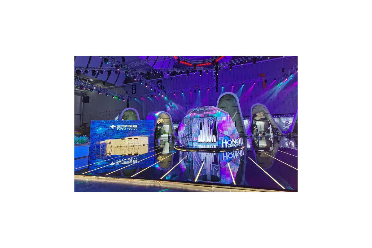 廣東佛山潭洲國際會(huì)展中心52平方米足球透明屏